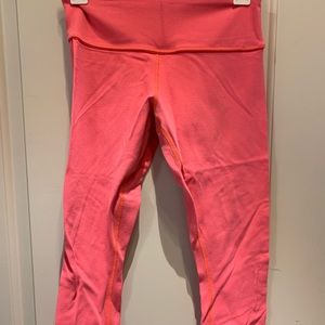 reversible pink lululemon crop leggings size 6